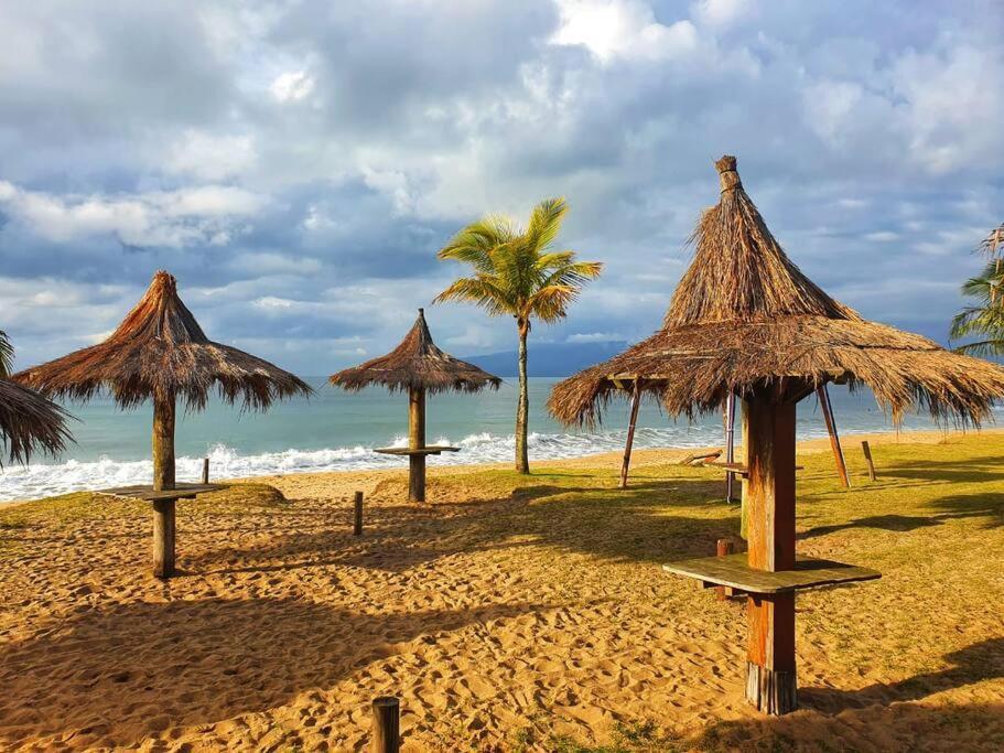 100Mts Da Praia Com Churrasqueira, Piscina E Wi-Fi Карагуататуба Экстерьер фото